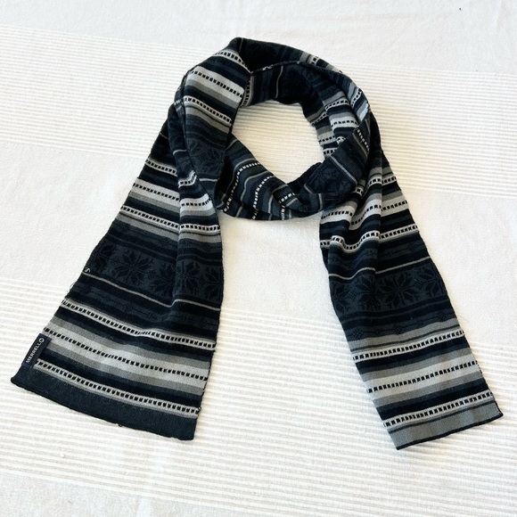 Merrel Fair Isle Style Scarf - Picture 9 of 10